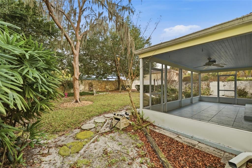 For Sale: $649,900 (3 beds, 2 baths, 2389 Square Feet)