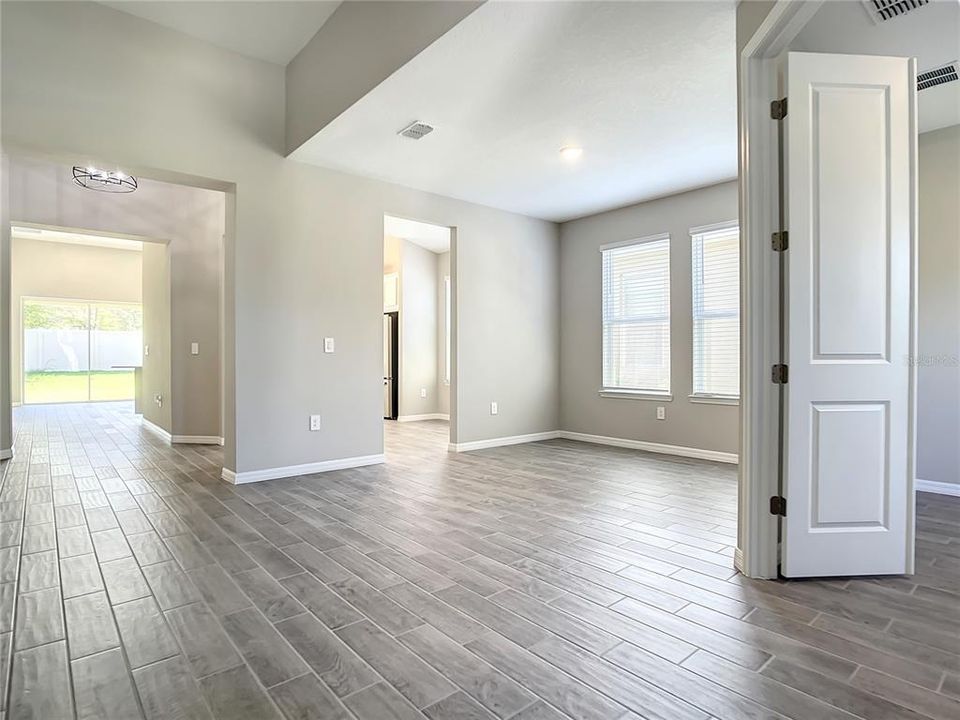 出租: $3,000 (3 贝兹, 2 浴室, 2035 平方英尺)