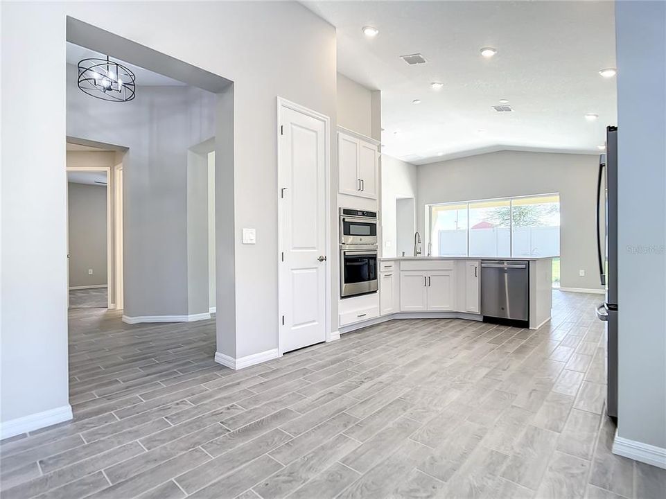 出租: $3,000 (3 贝兹, 2 浴室, 2035 平方英尺)