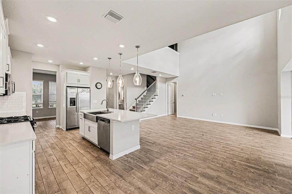 待售: $490,000 (4 贝兹, 3 浴室, 2600 平方英尺)