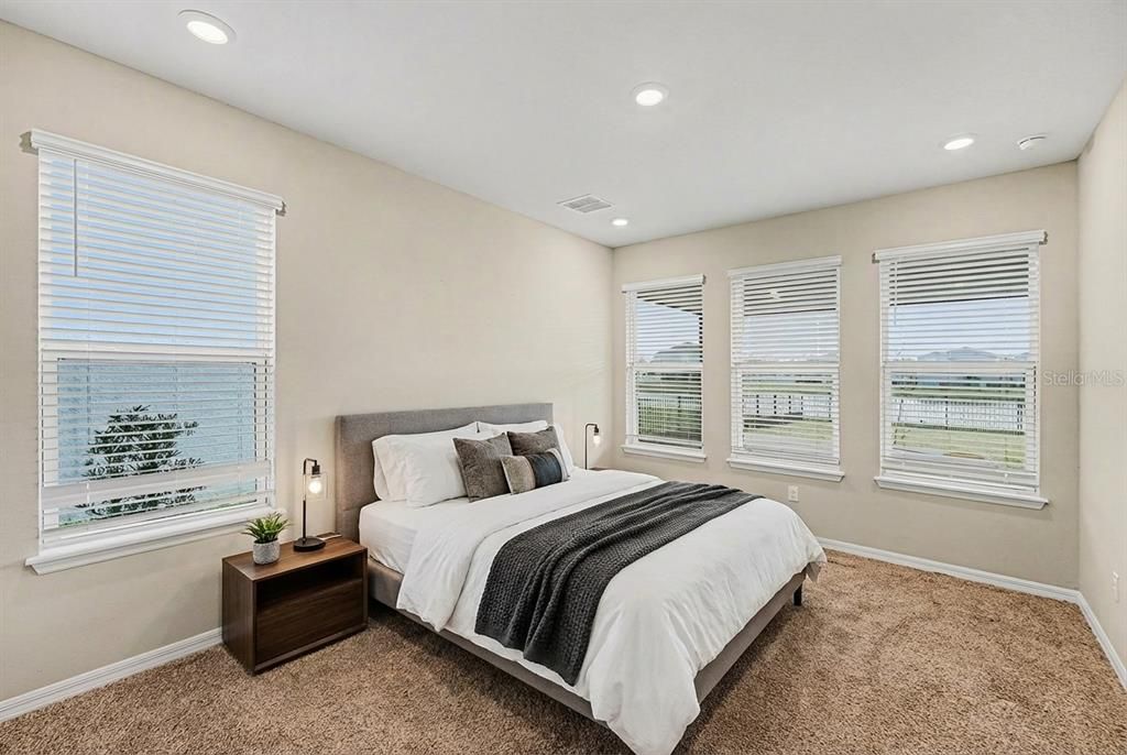 待售: $490,000 (4 贝兹, 3 浴室, 2600 平方英尺)