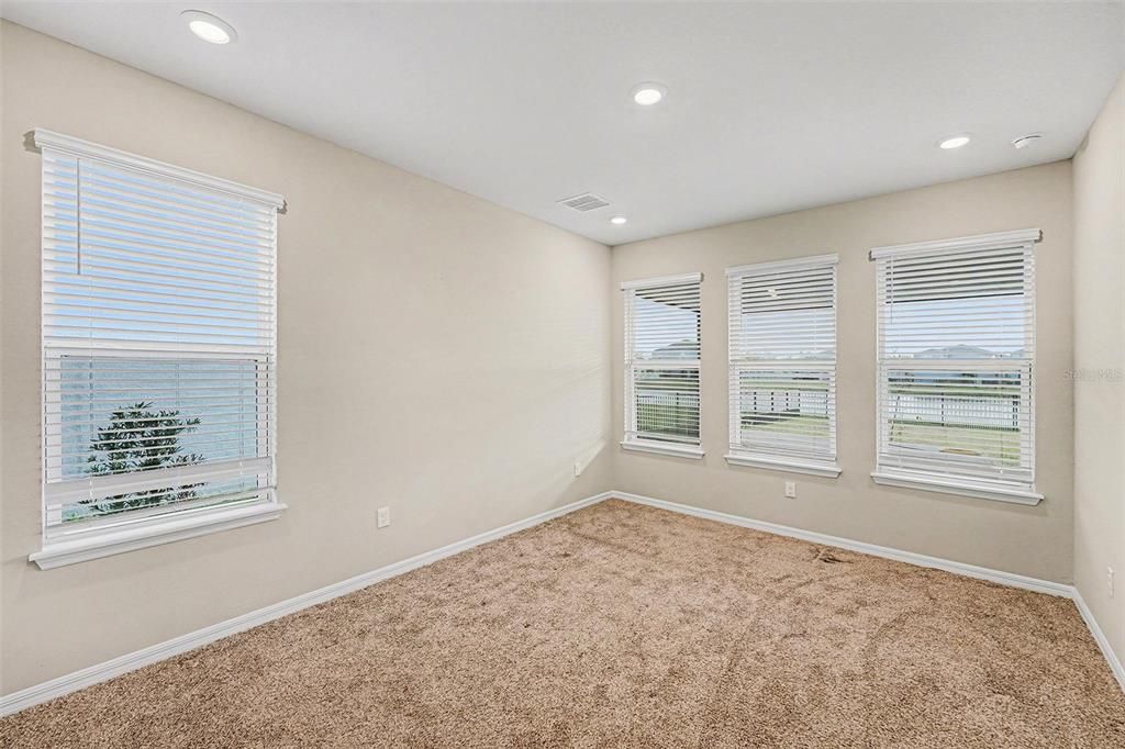 待售: $490,000 (4 贝兹, 3 浴室, 2600 平方英尺)