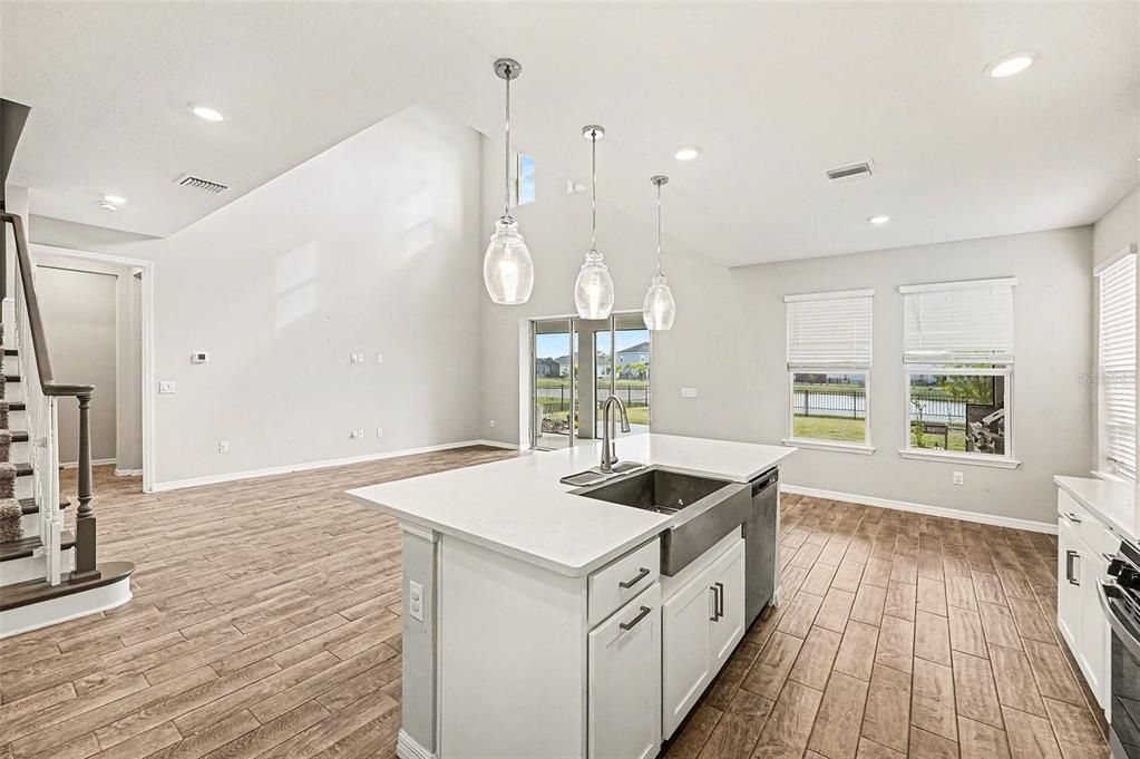 待售: $490,000 (4 贝兹, 3 浴室, 2600 平方英尺)