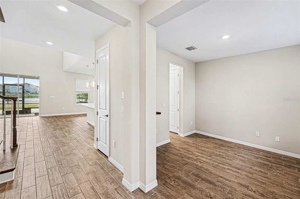 待售: $490,000 (4 贝兹, 3 浴室, 2600 平方英尺)