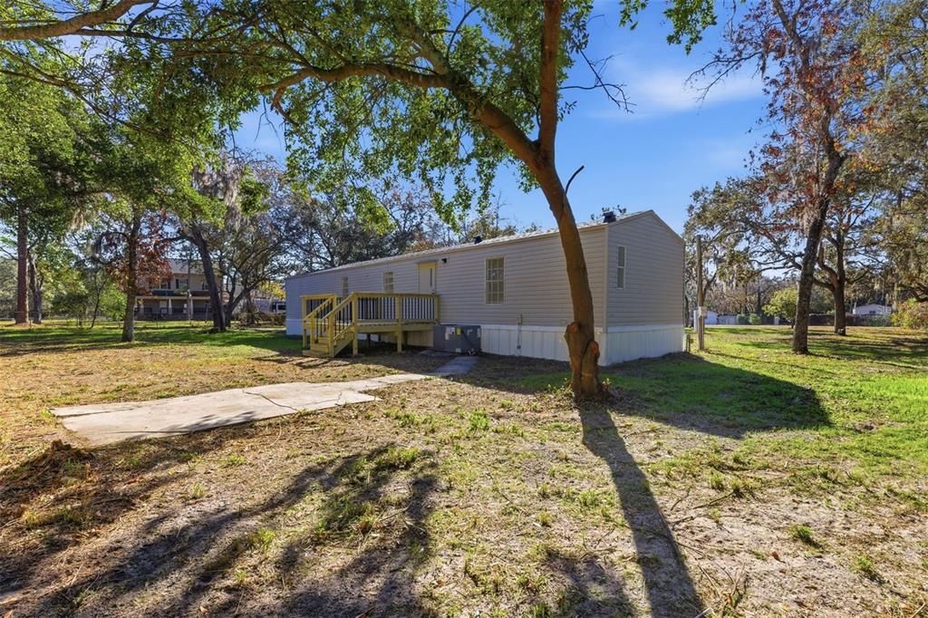 For Sale: $279,900 (2 beds, 2 baths, 924 Square Feet)