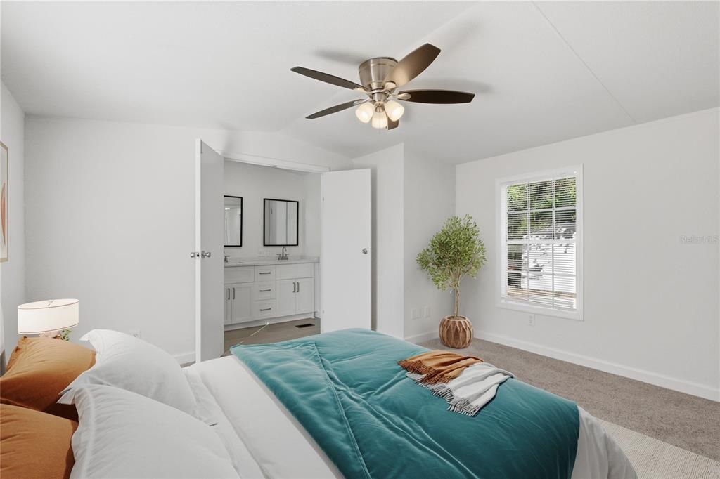 For Sale: $279,900 (2 beds, 2 baths, 924 Square Feet)