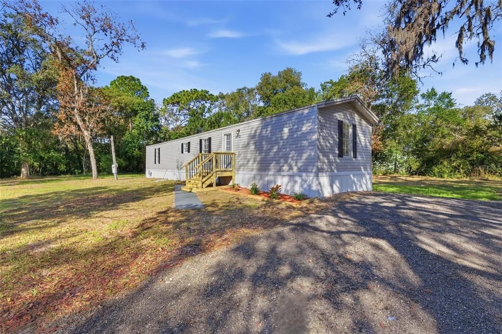 For Sale: $279,900 (2 beds, 2 baths, 924 Square Feet)