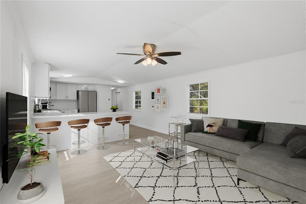 For Sale: $279,900 (2 beds, 2 baths, 924 Square Feet)