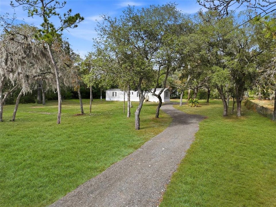 For Sale: $279,900 (2 beds, 2 baths, 924 Square Feet)