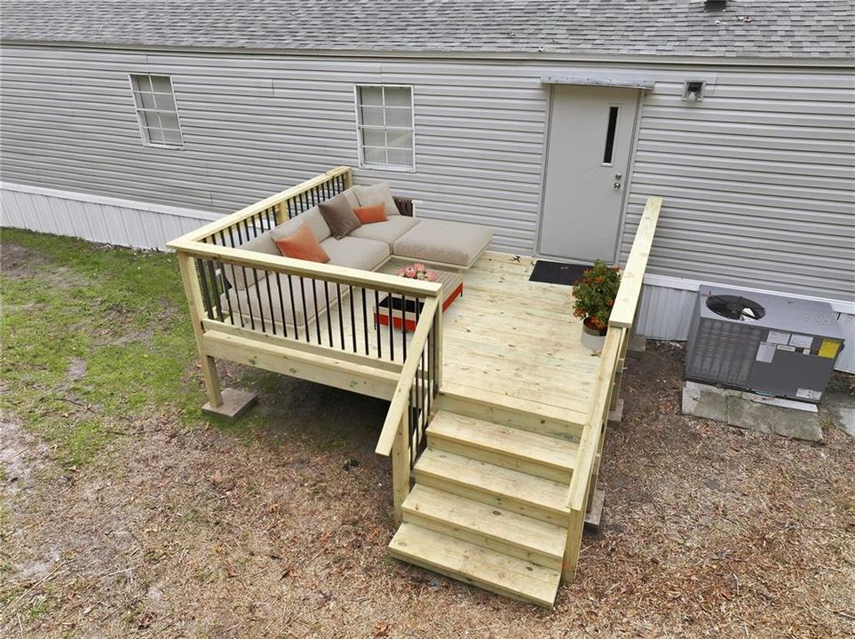 For Sale: $279,900 (2 beds, 2 baths, 924 Square Feet)