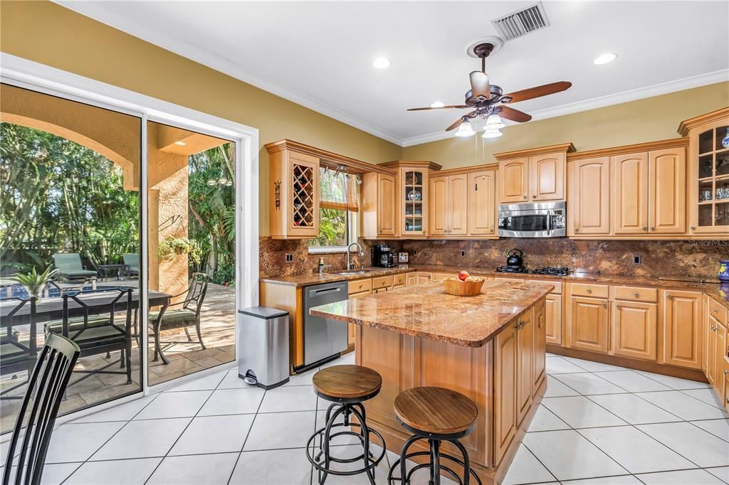 На продажу: $2,100,000 (4 спален, 4 ванн, 3791 Квадратных фут)