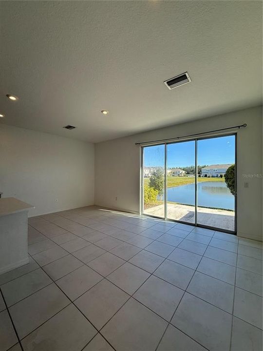 En Renta: $1,950 (3 camas, 2 baños, 1373 Pies cuadrados)