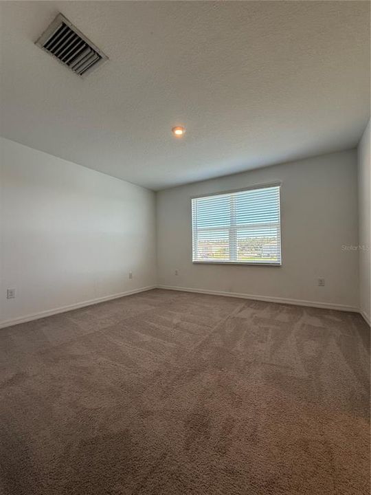 En Renta: $1,950 (3 camas, 2 baños, 1373 Pies cuadrados)