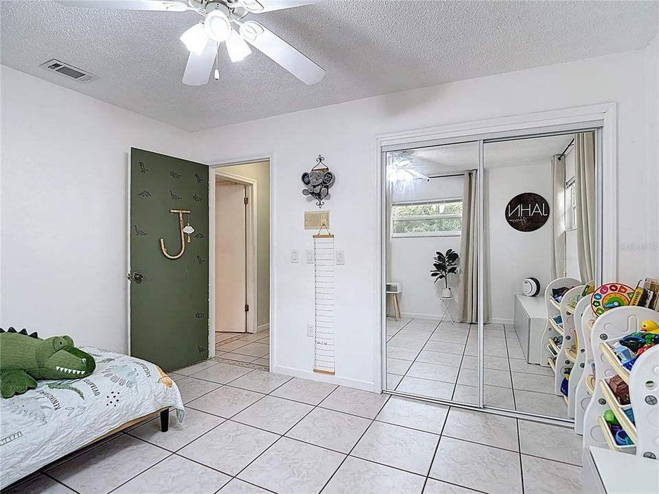 En Venta: $299,000 (2 camas, 2 baños, 1281 Pies cuadrados)