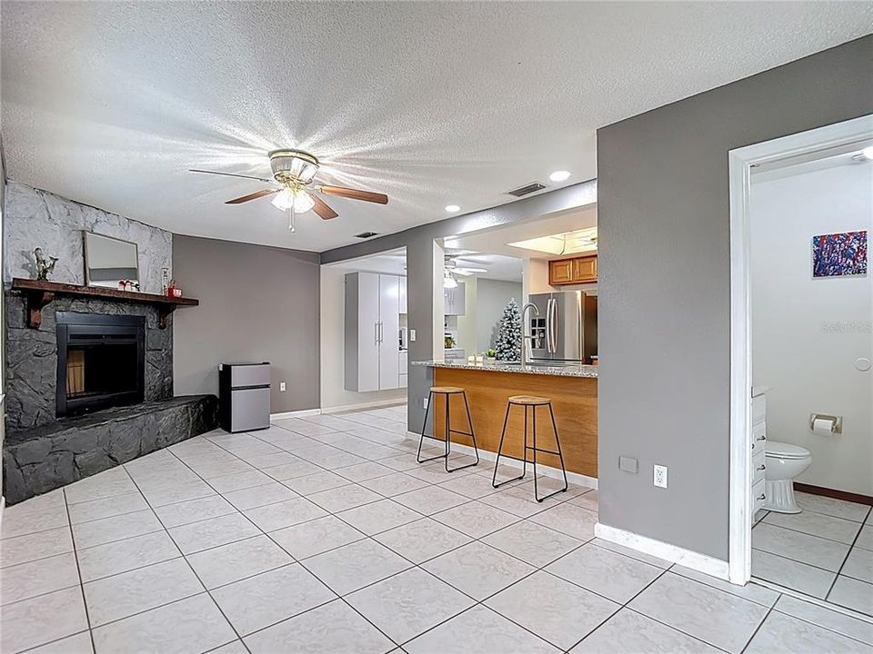 En Venta: $299,000 (2 camas, 2 baños, 1281 Pies cuadrados)