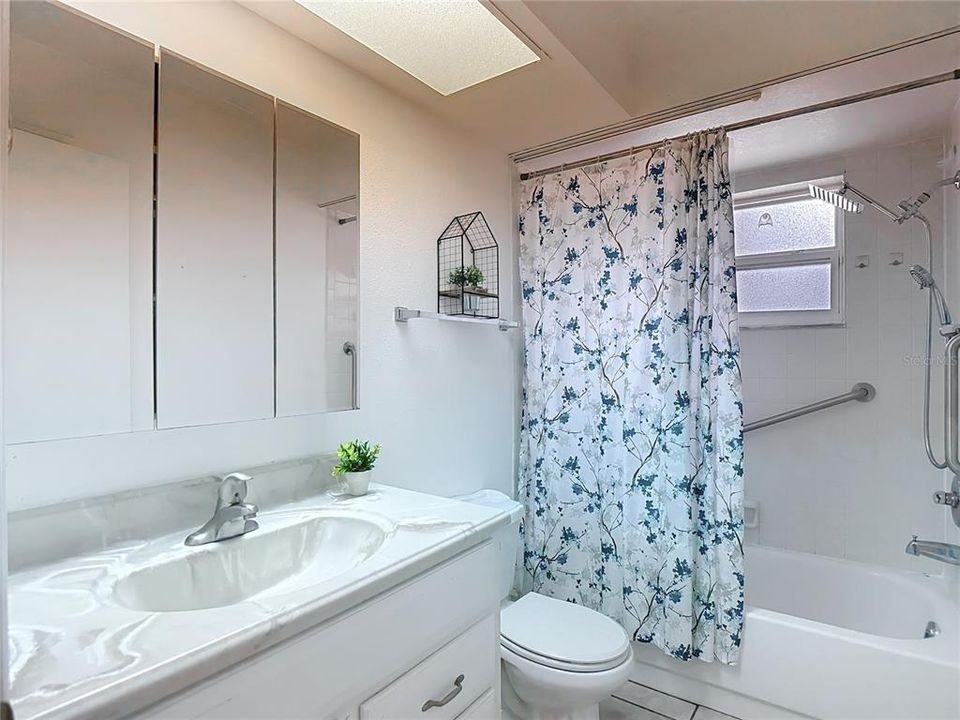 En Venta: $299,000 (2 camas, 2 baños, 1281 Pies cuadrados)