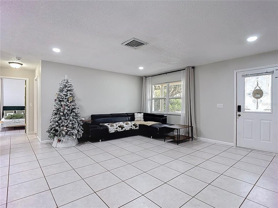 En Venta: $299,000 (2 camas, 2 baños, 1281 Pies cuadrados)