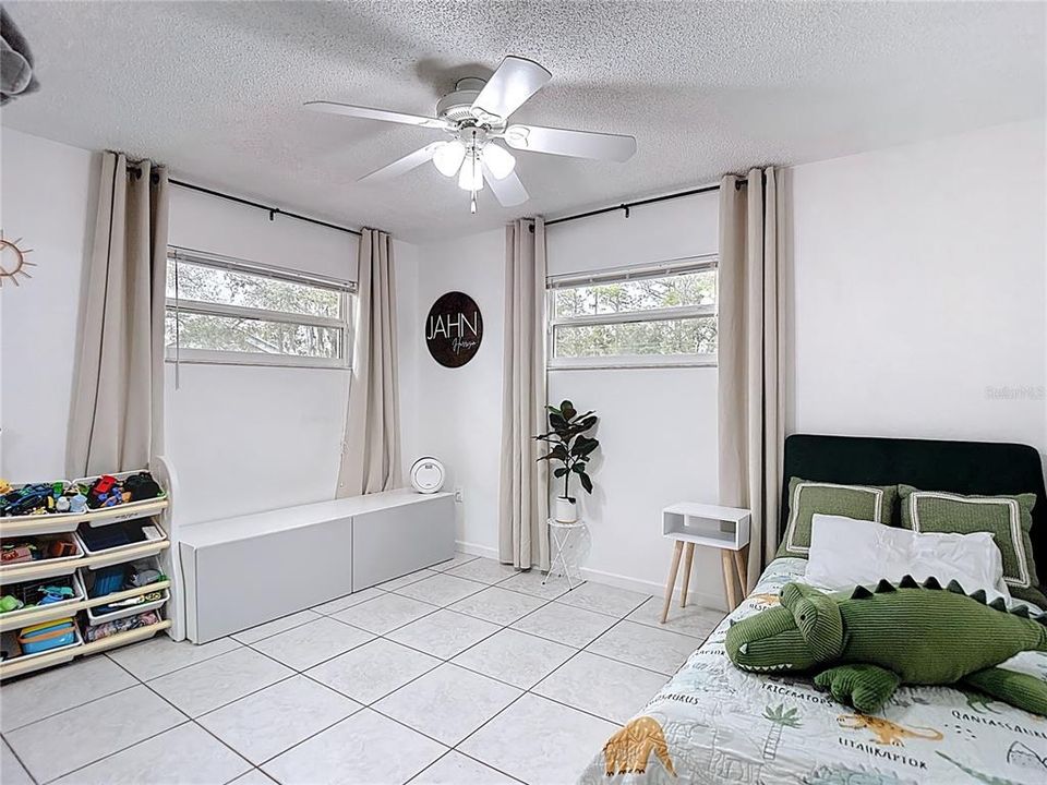 En Venta: $299,000 (2 camas, 2 baños, 1281 Pies cuadrados)