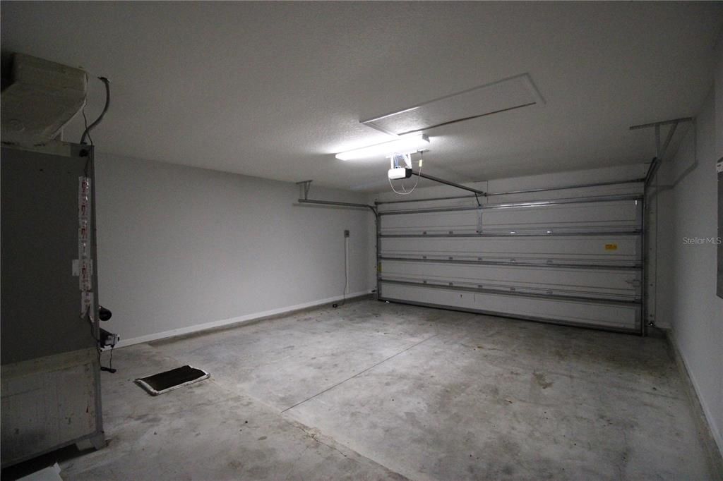 For Rent: $2,600 (4 beds, 3 baths, 1945 Square Feet)