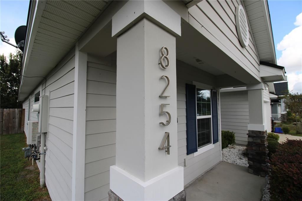 For Rent: $2,600 (4 beds, 3 baths, 1945 Square Feet)