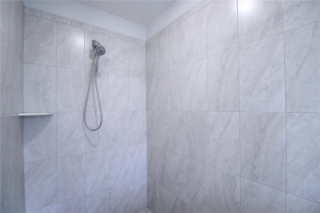 For Rent: $2,600 (4 beds, 3 baths, 1945 Square Feet)