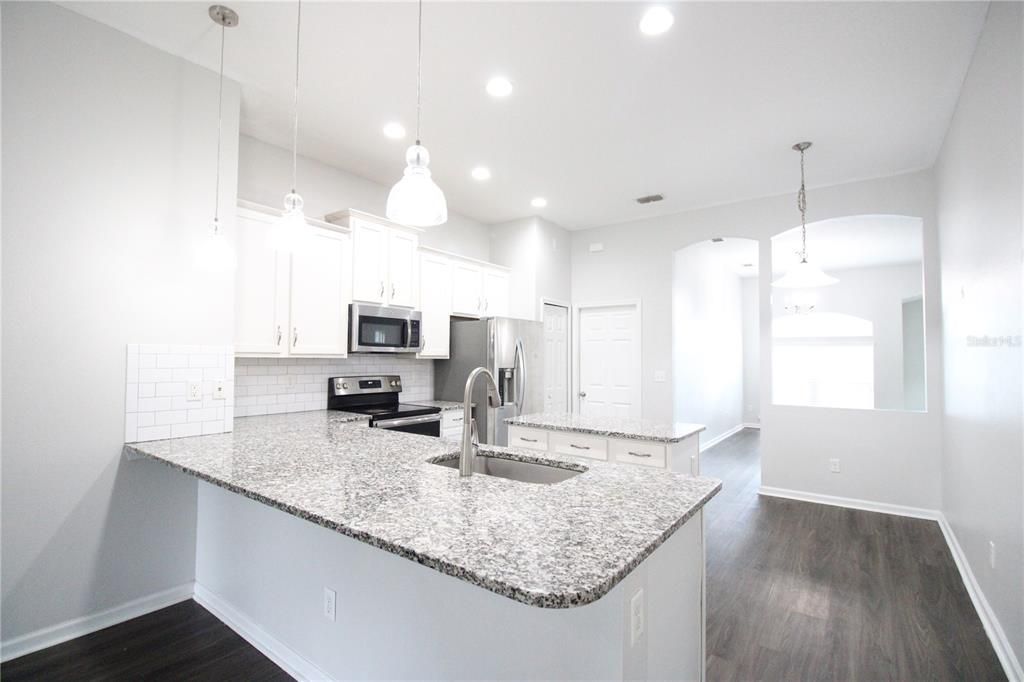 For Rent: $2,600 (4 beds, 3 baths, 1945 Square Feet)