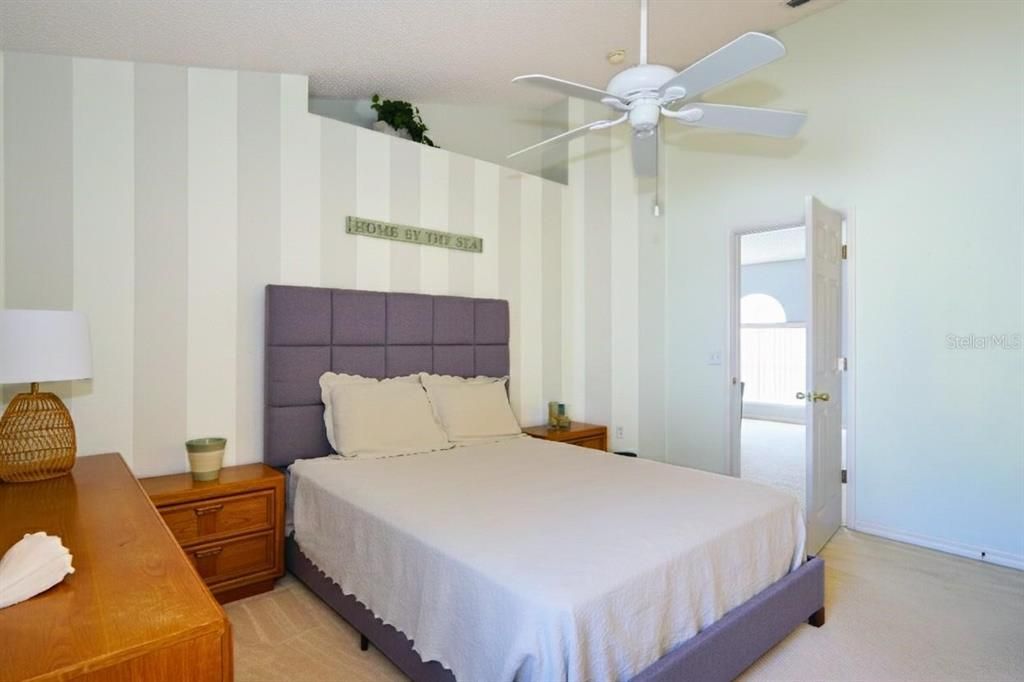 For Sale: $320,000 (3 beds, 2 baths, 1332 Square Feet)