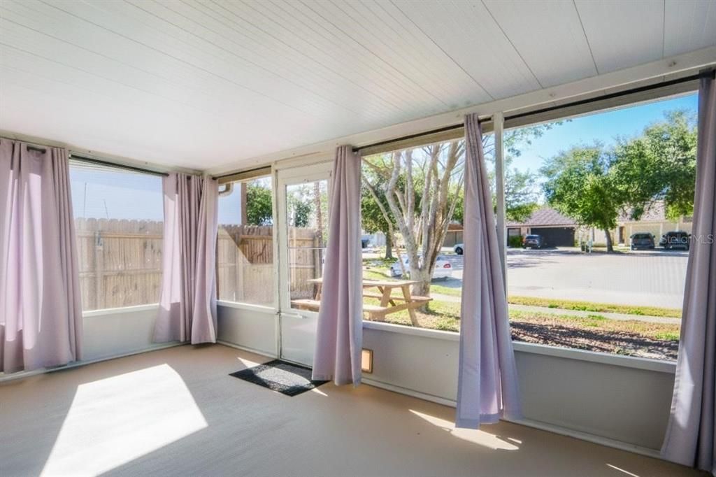 For Sale: $320,000 (3 beds, 2 baths, 1332 Square Feet)