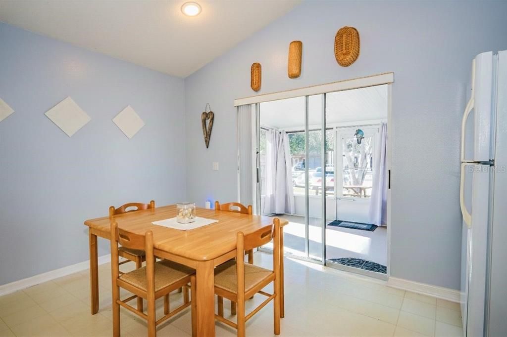 For Sale: $320,000 (3 beds, 2 baths, 1332 Square Feet)