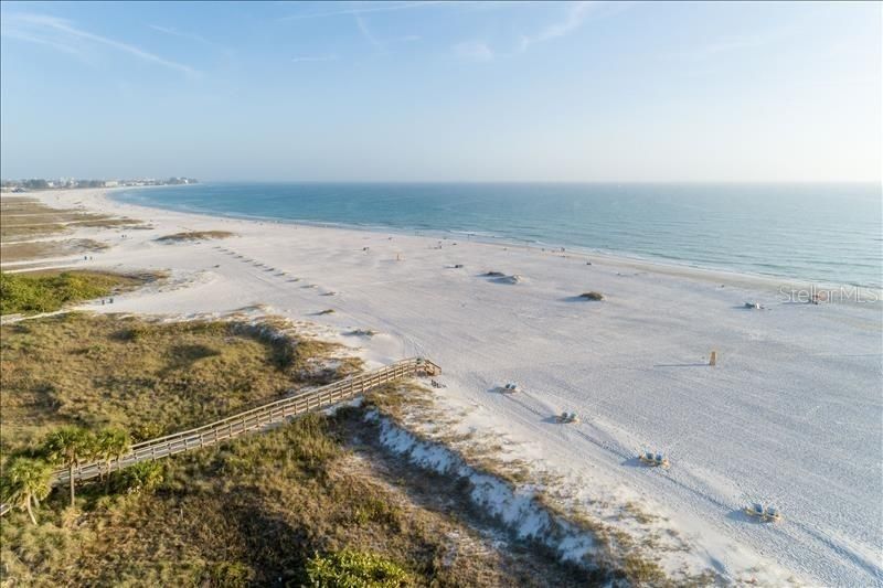 На продажу: $775,000 (2 спален, 2 ванн, 870 Квадратных фут)