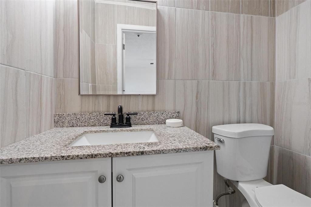 На продажу: $140,000 (1 спален, 1 ванн, 902 Квадратных фут)