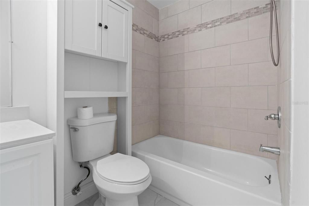 На продажу: $140,000 (1 спален, 1 ванн, 902 Квадратных фут)