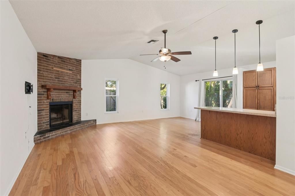 待售: $415,000 (3 贝兹, 2 浴室, 1424 平方英尺)