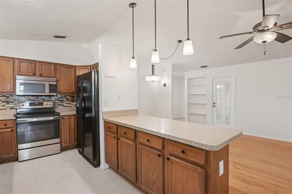 待售: $415,000 (3 贝兹, 2 浴室, 1424 平方英尺)