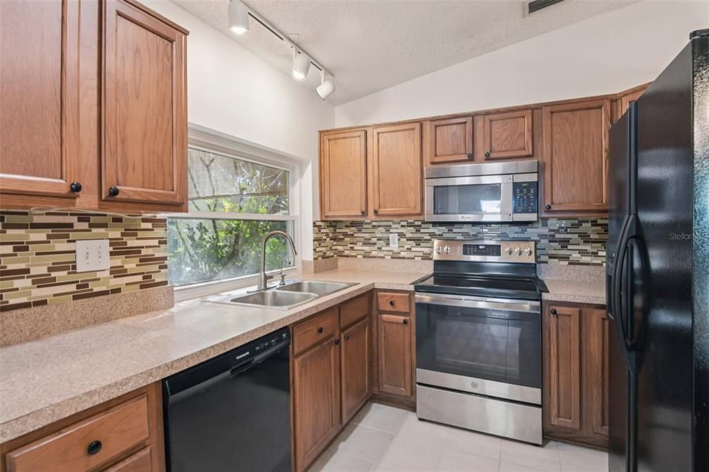 待售: $415,000 (3 贝兹, 2 浴室, 1424 平方英尺)