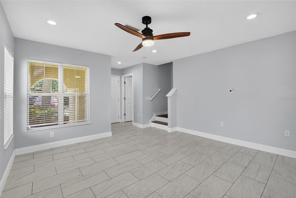 待售: $250,000 (3 贝兹, 2 浴室, 1640 平方英尺)