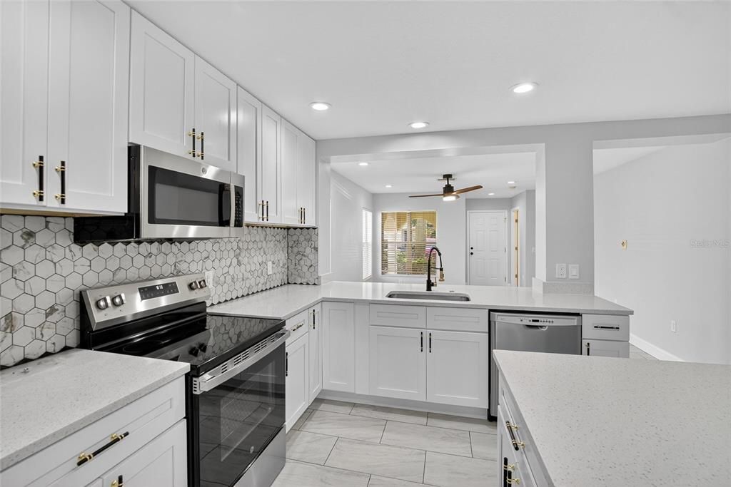 待售: $250,000 (3 贝兹, 2 浴室, 1640 平方英尺)