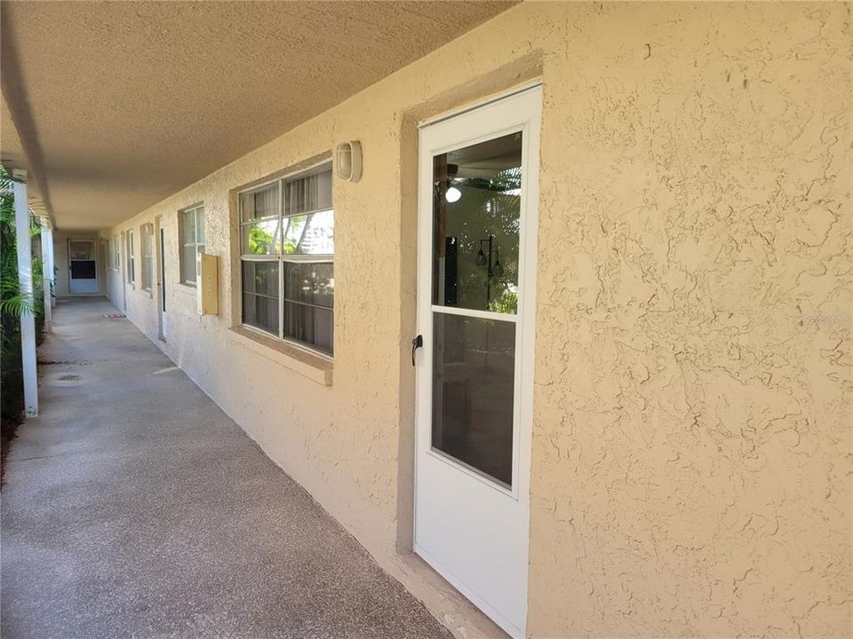 For Sale: $110,000 (1 beds, 1 baths, 790 Square Feet)