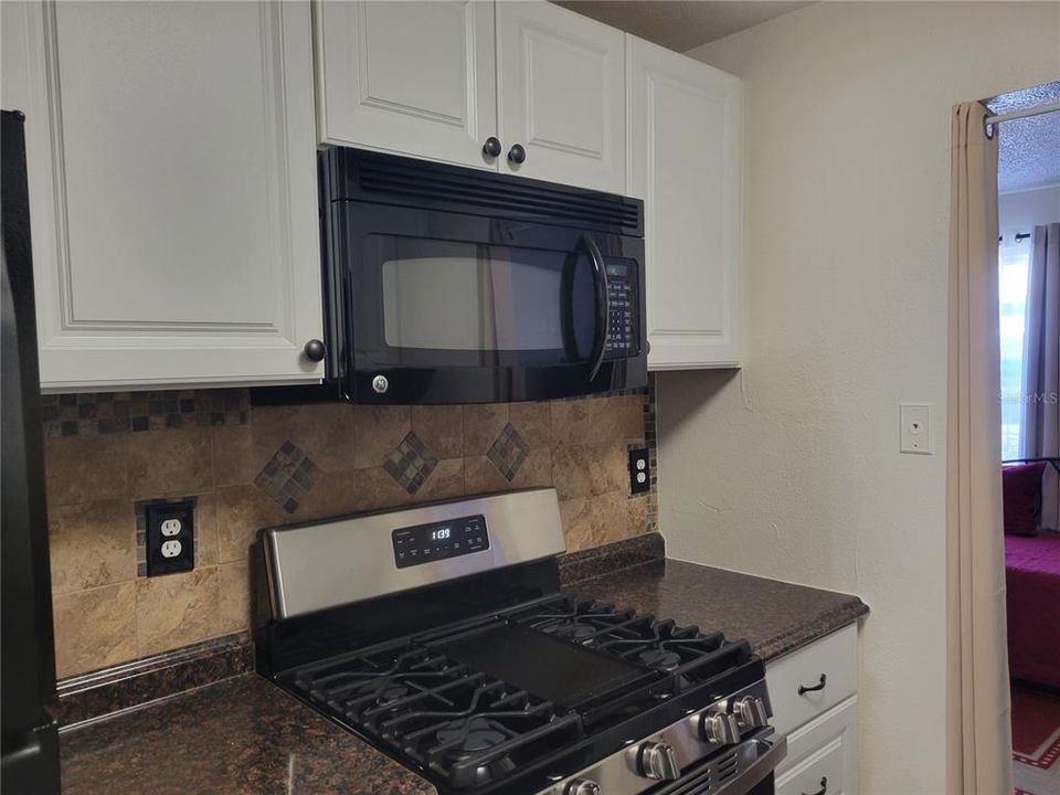 For Sale: $110,000 (1 beds, 1 baths, 790 Square Feet)