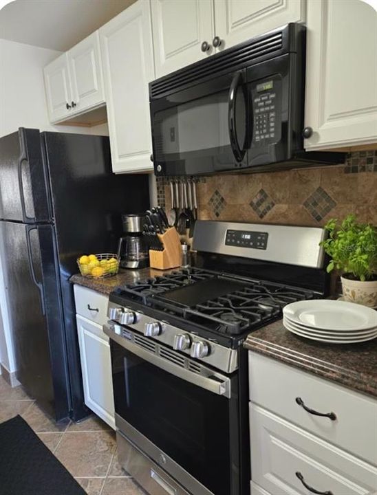 For Sale: $110,000 (1 beds, 1 baths, 790 Square Feet)