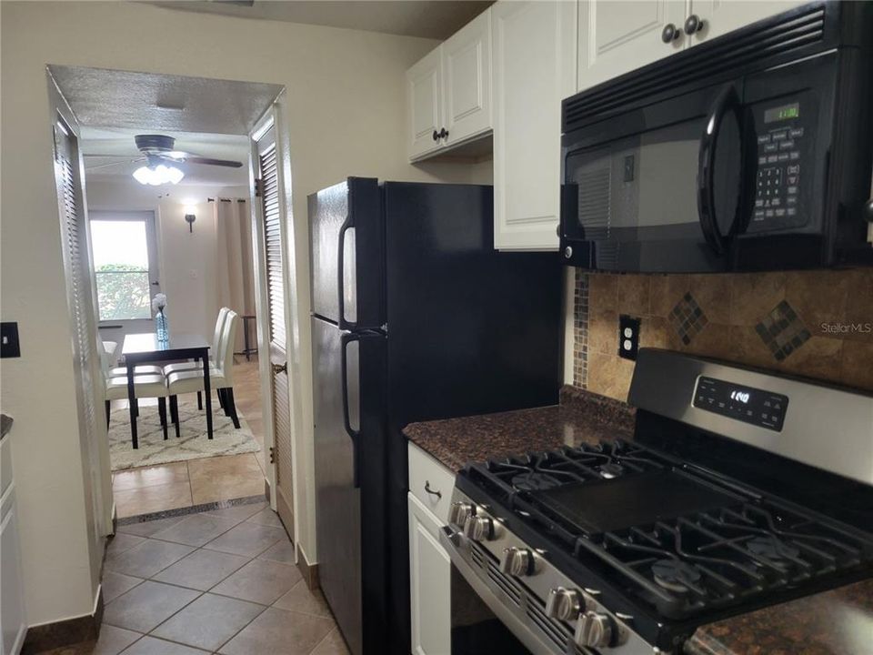 For Sale: $110,000 (1 beds, 1 baths, 790 Square Feet)