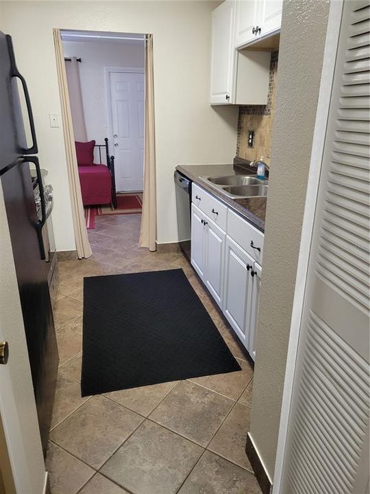 For Sale: $110,000 (1 beds, 1 baths, 790 Square Feet)