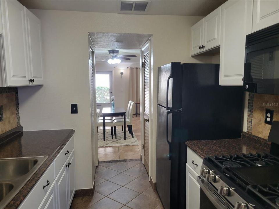 For Sale: $110,000 (1 beds, 1 baths, 790 Square Feet)