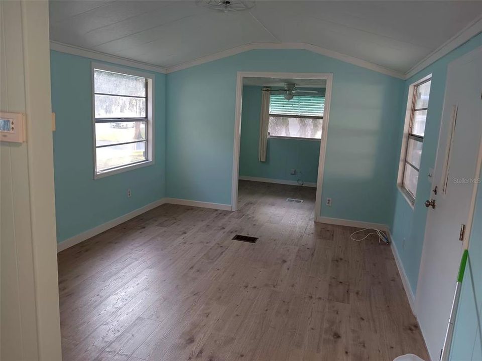 待售: $135,000 (2 贝兹, 1 浴室, 660 平方英尺)