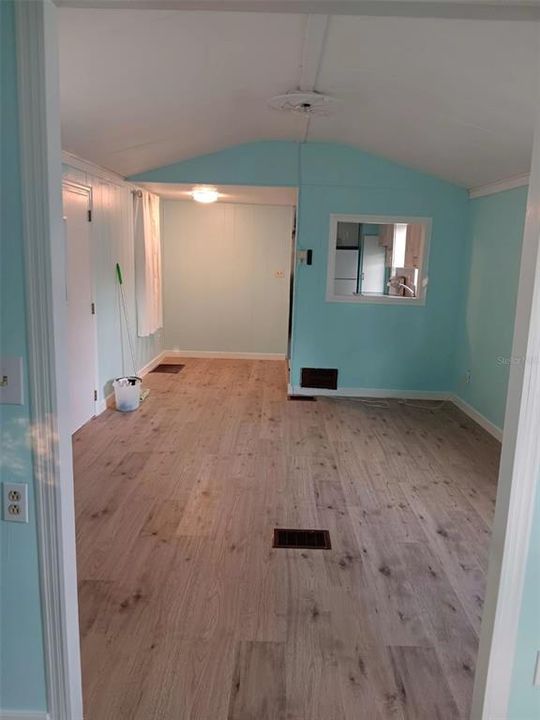 待售: $135,000 (2 贝兹, 1 浴室, 660 平方英尺)