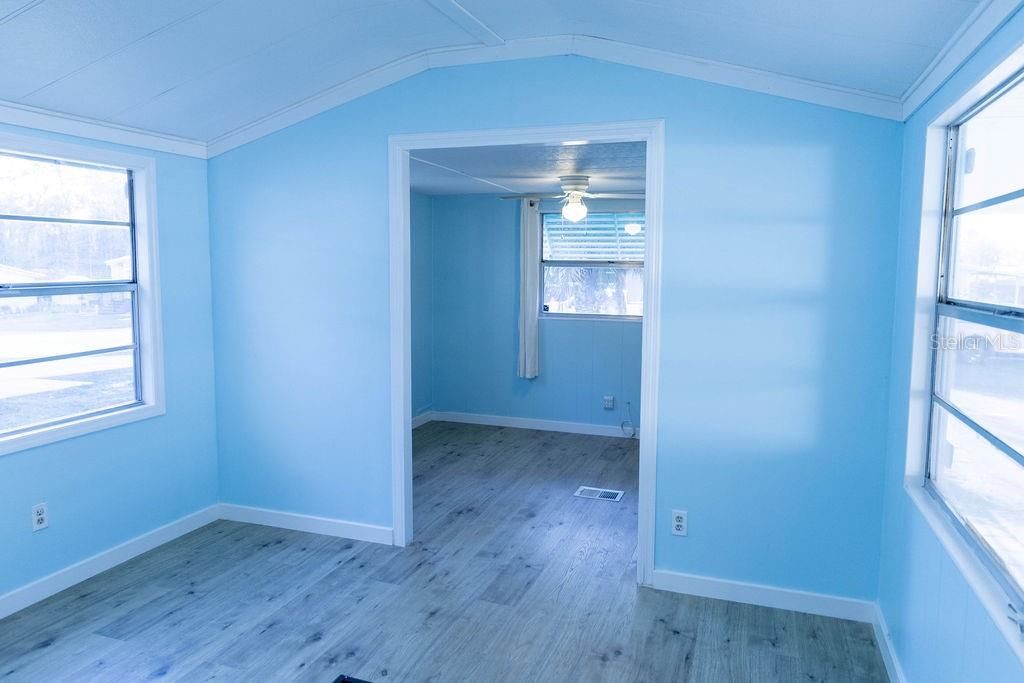 待售: $135,000 (2 贝兹, 1 浴室, 660 平方英尺)