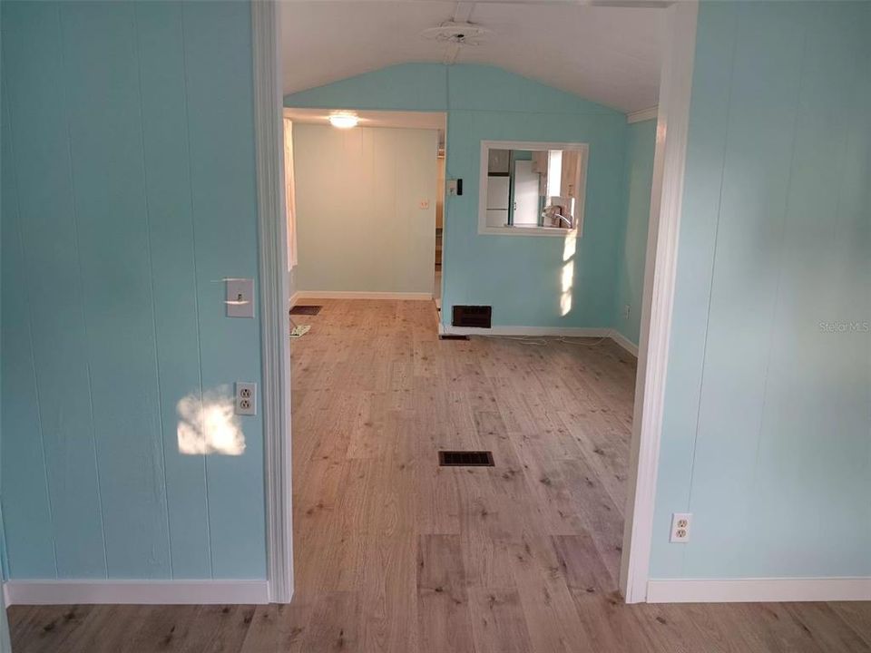 待售: $135,000 (2 贝兹, 1 浴室, 660 平方英尺)