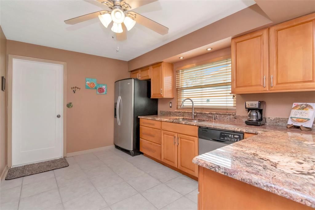 En Venta: $385,000 (2 camas, 2 baños, 1172 Pies cuadrados)