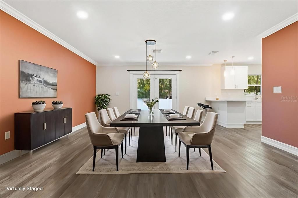 En Venta: $374,999 (3 camas, 2 baños, 1702 Pies cuadrados)