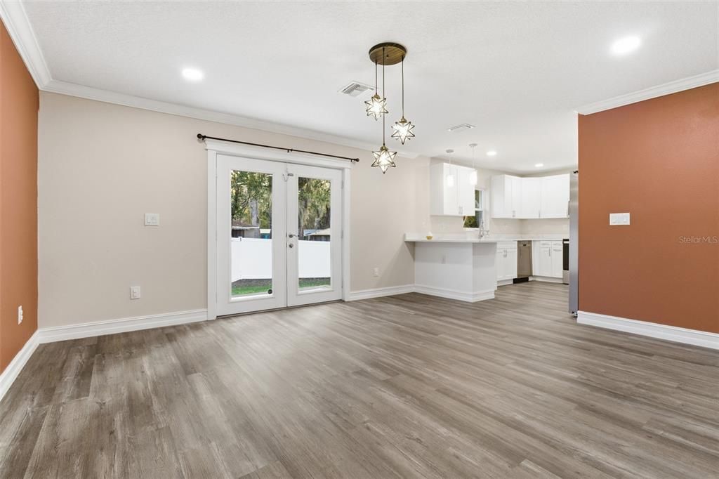 En Venta: $374,999 (3 camas, 2 baños, 1702 Pies cuadrados)